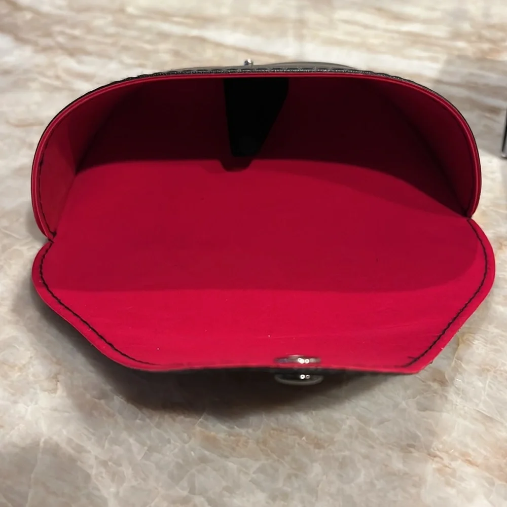 Ray-Ban this listing